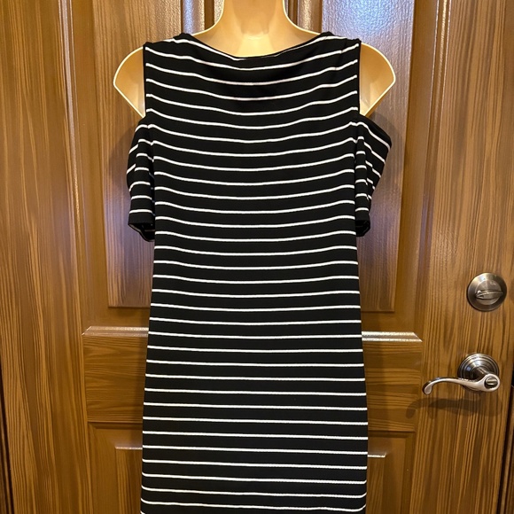 Share  WHBM Black & White Stripe Sheath Dress Cold Shoulder Sleeves Women's XS - Picture 4 of 7
